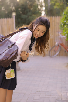 女生经常自己安慰会变漂亮吗